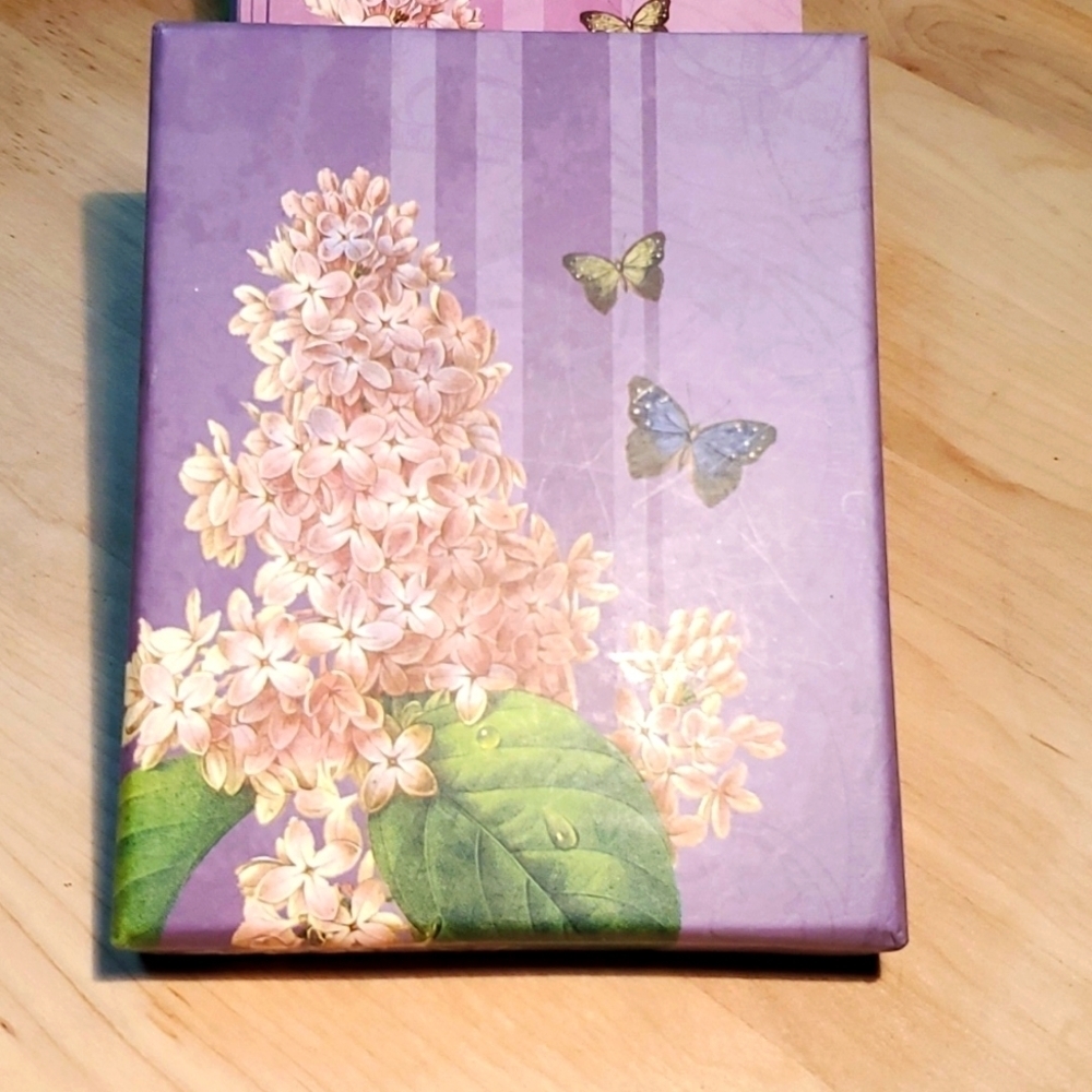 ♥️ NWOT BOX SET OF CARDS